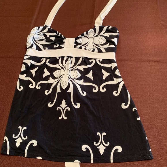 𝅺CHARLOTTE Russe black and white print top - Picture 1 of 4